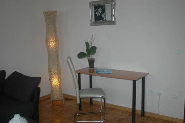 Koeln Appartement Экстерьер фото